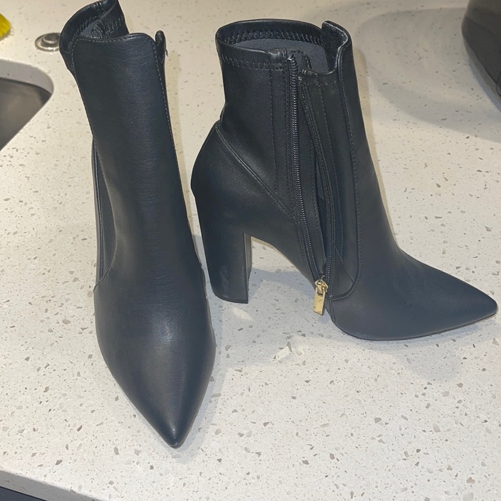 Black heeled boots